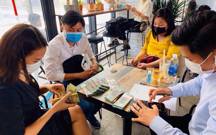 Khách đi xem lại lần 2 nhưng vẫn lưỡng lự – Thời điểm vàng để chốt bằng cảm xúc trong bất động sản
