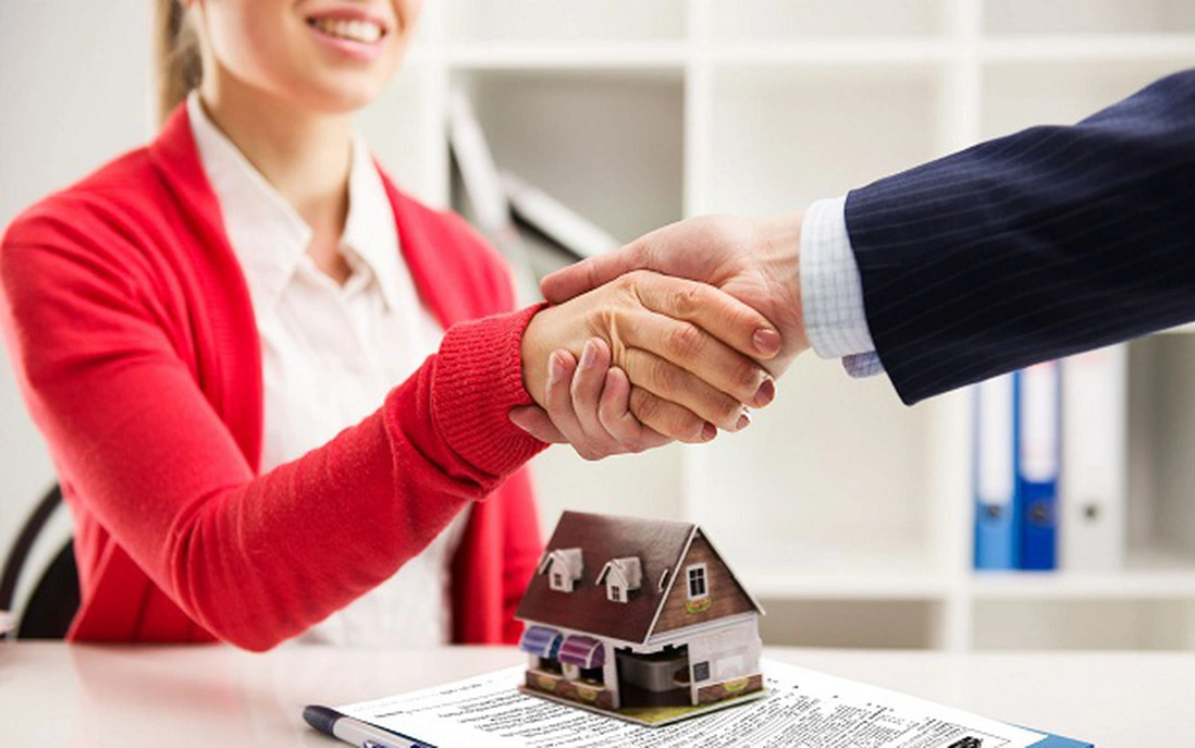 Làm sao để thuyết phục khách đi xem bất động sản? 5 nguyên tắc giúp tăng tỷ lệ chốt lịch thực tế
